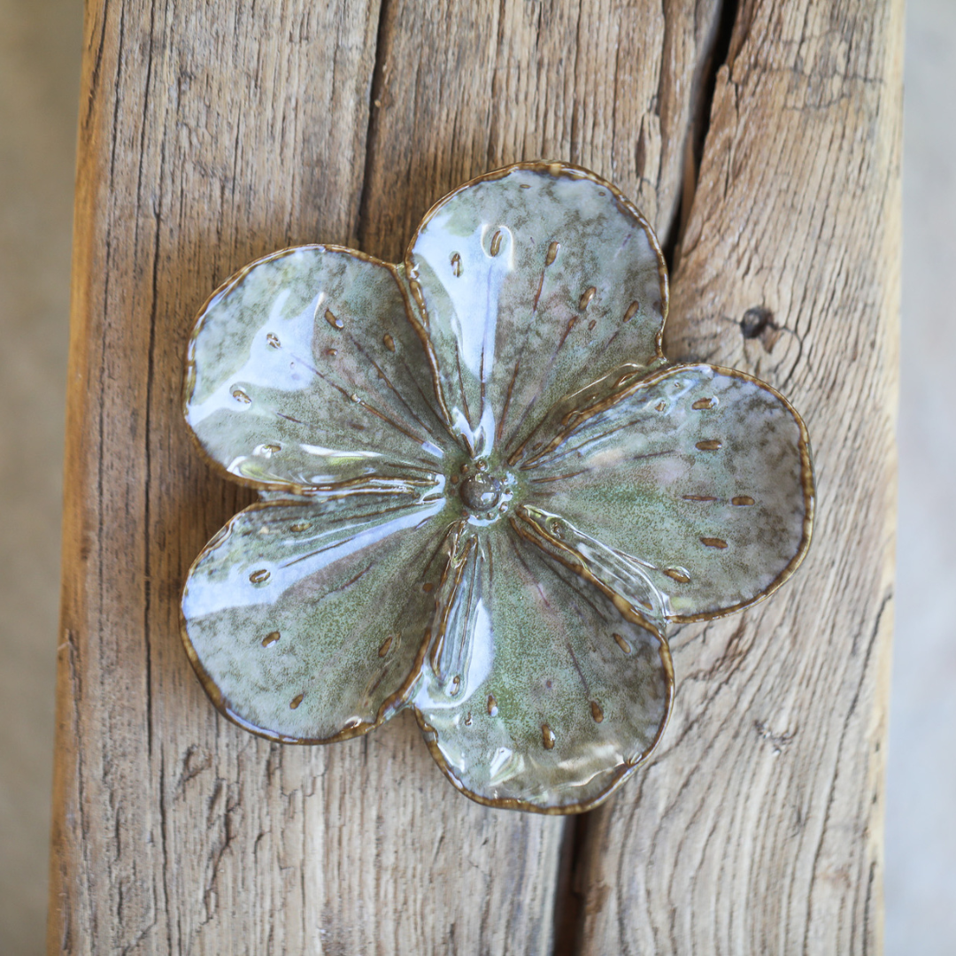 Liya Flower Saucers Green | 3 styles