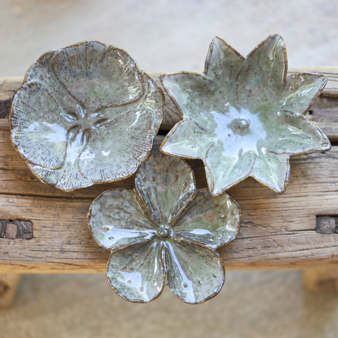 Liya Flower Saucers Green | 3 styles