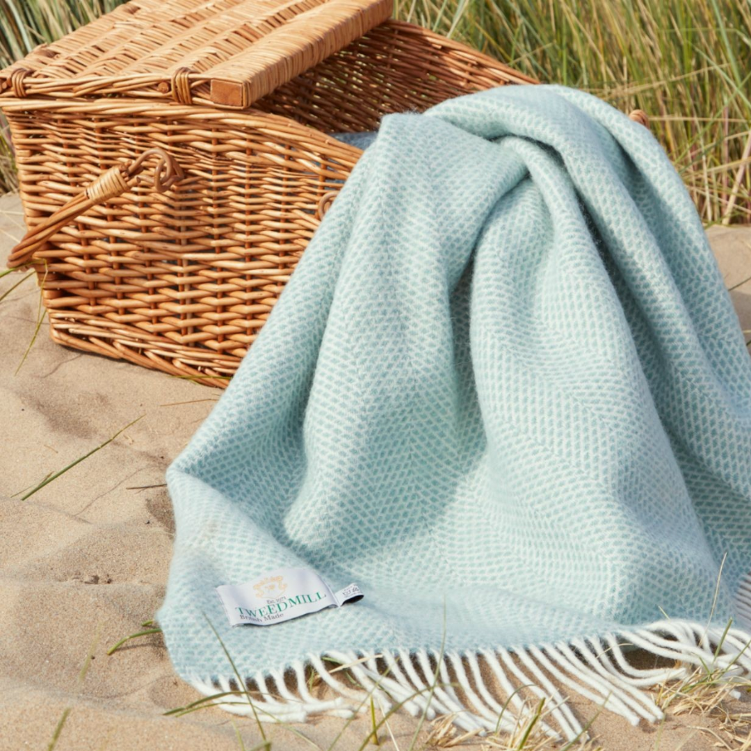 Ocean Pure New Wool Beehive Throw