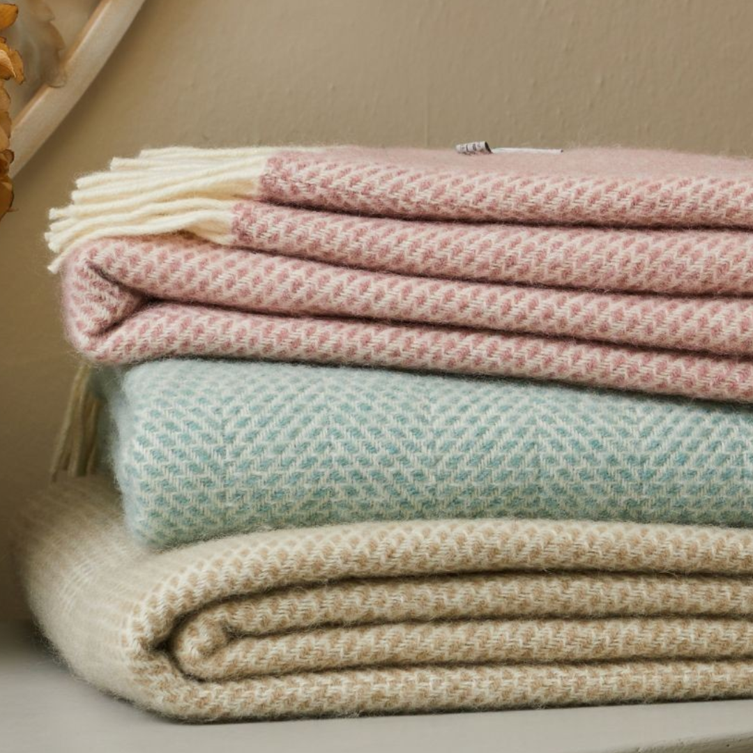 Ocean Pure New Wool Beehive Throw